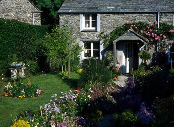 A charming Cornish cottage, copyright VisitCornwall